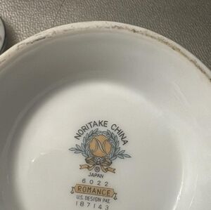 China set/teapot/12 cups/illusions china